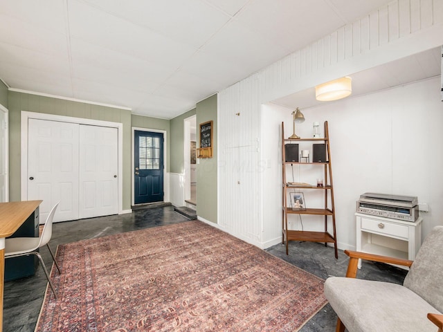 sitting room featuring baseboards