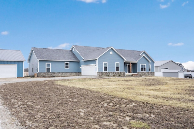 single story home featuring a front yard