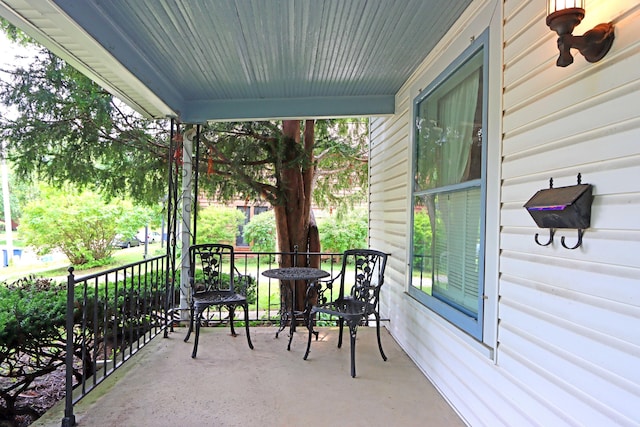 view of patio / terrace featuring covered porch