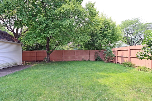 view of yard featuring fence