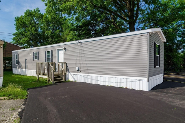 755 Stelzer Rd Unit 0054, Columbus, OH 43219 - photo 2