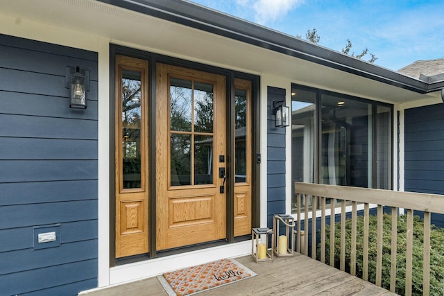 entrance to property with covered porch