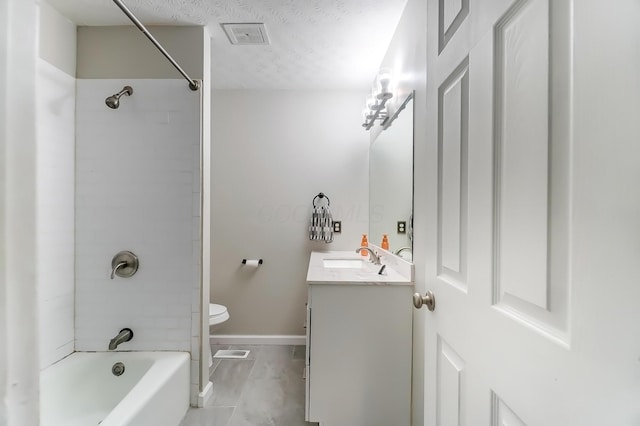 full bath with a textured ceiling, shower / bathtub combination, toilet, vanity, and baseboards