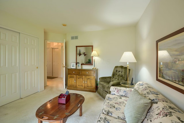6922 Greensview Village Dr, Canal Winchester, OH 43110 - living room featuring carpet
