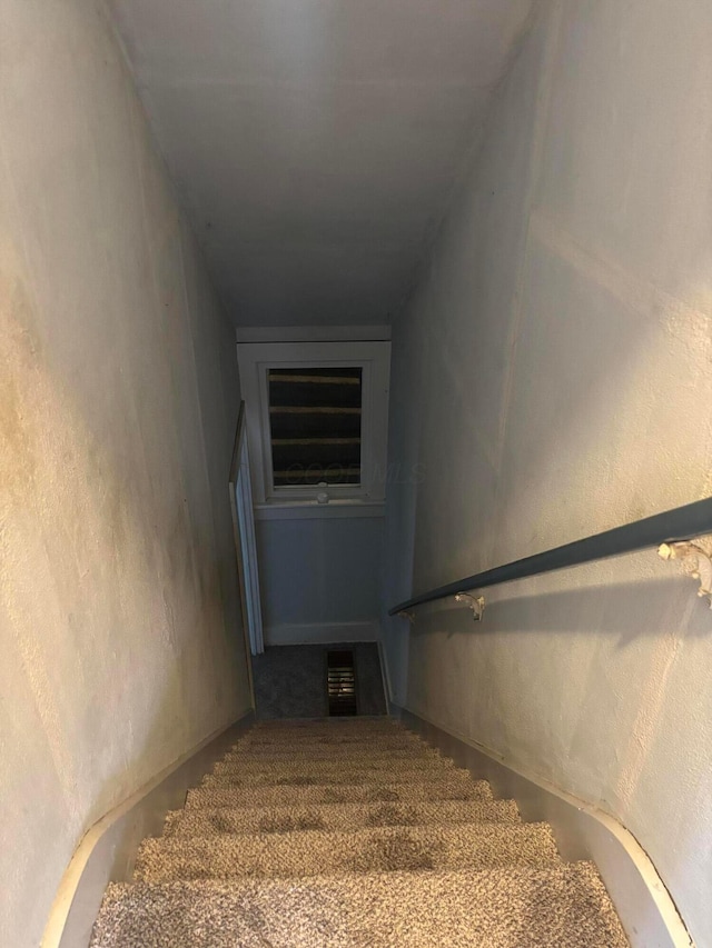 324 E Main St, Cardington, OH 43315 - stairway with a textured wall