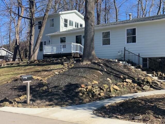 view of front of home featuring a deck