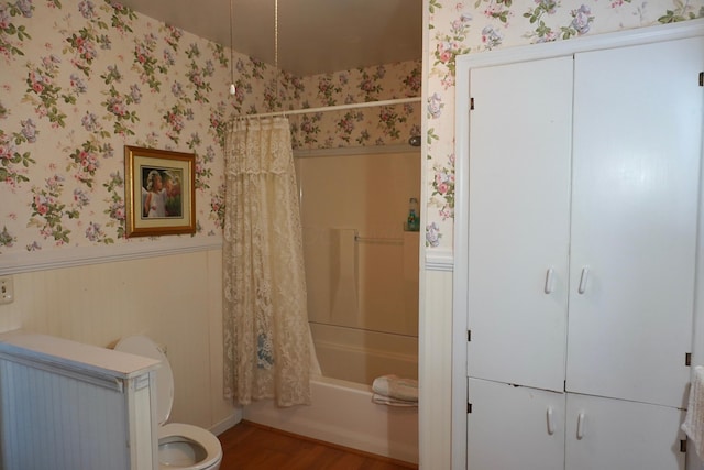 2930 County Road 184, Cardington, OH 43315 - bathroom with wallpapered walls, shower / bath combo, wainscoting, toilet, and wood finished floors