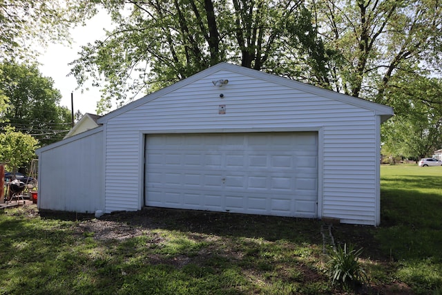 view of detached garage