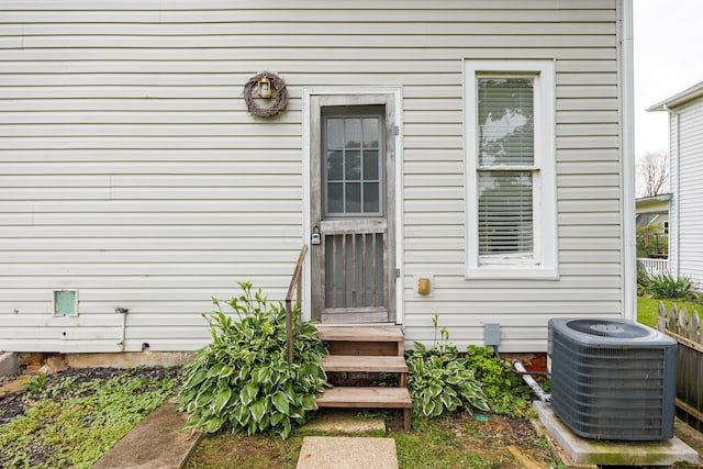 409 High St, Utica, OH 43080 - entrance to property