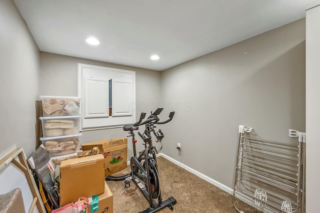 workout area featuring carpet floors, recessed lighting, and baseboards