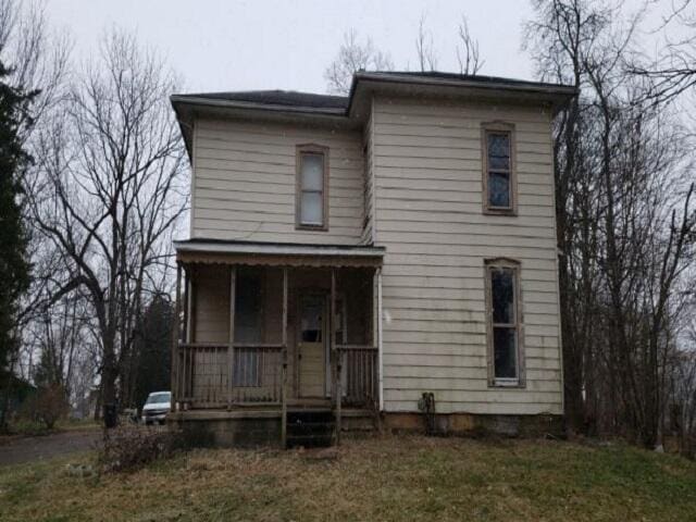 view of front facade featuring a porch