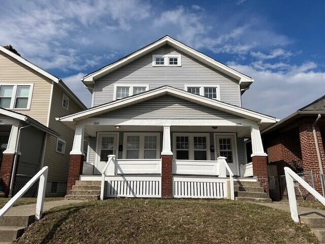 view of front facade featuring a porch