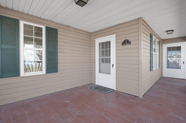 property entrance with a porch