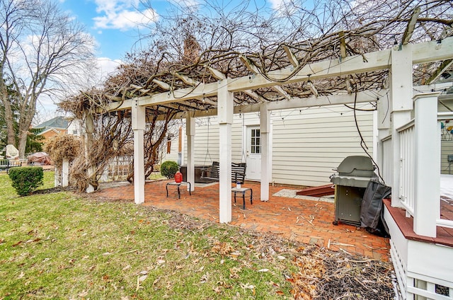 view of yard featuring a patio area and a pergola