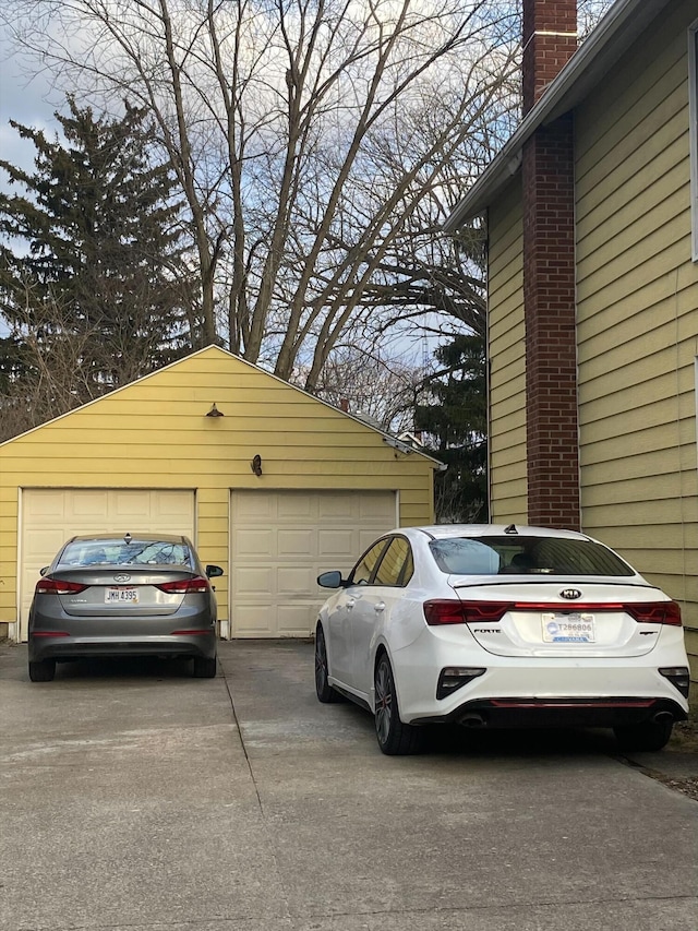 view of detached garage