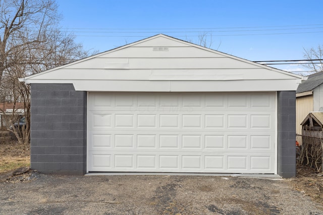 view of detached garage