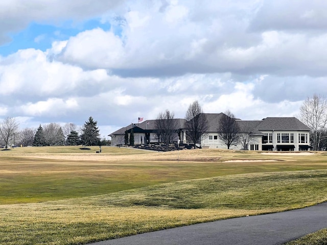 view of front of property with a front yard