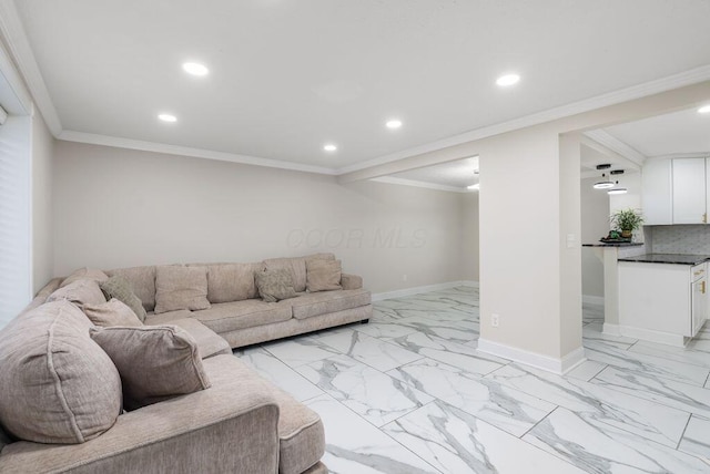 living room featuring ornamental molding, recessed lighting, marble finish floor, and baseboards