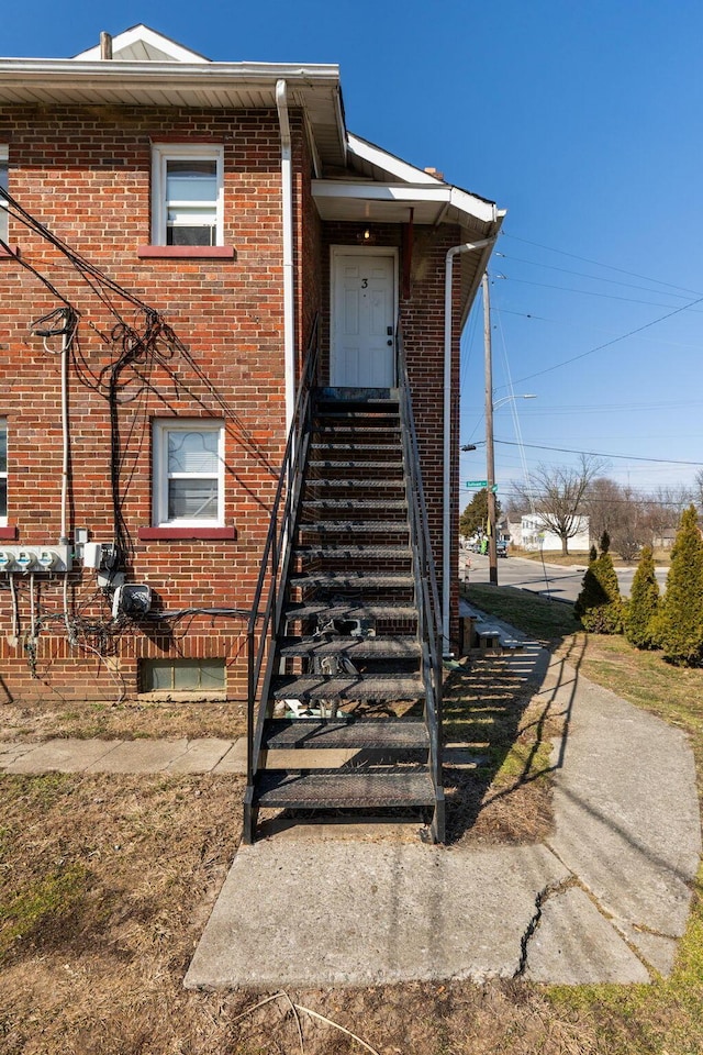 view of front facade with brick siding