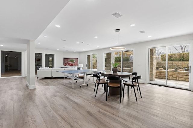 dining area featuring visible vents, recessed lighting, baseboards, and light wood-style floors