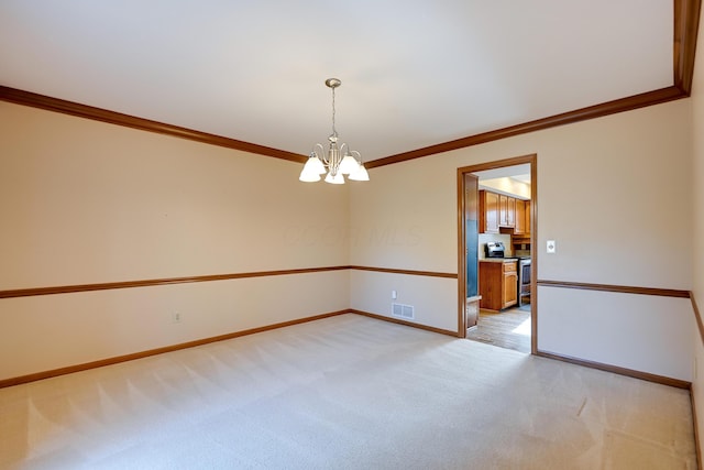 spare room with baseboards, visible vents, light colored carpet, crown molding, and a notable chandelier