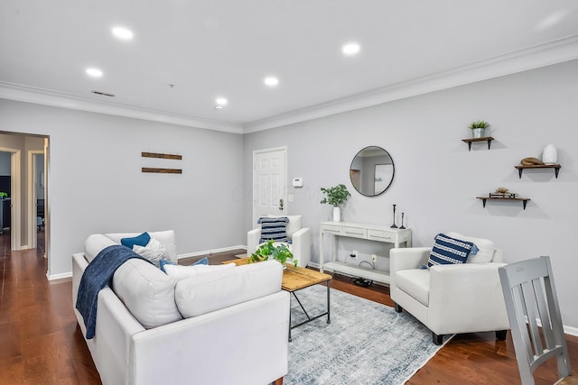 living area with crown molding, baseboards, dark wood-style flooring, and recessed lighting