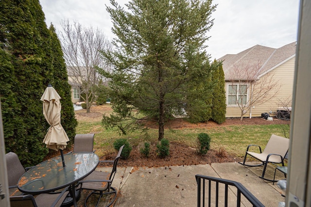 view of patio featuring outdoor dining space