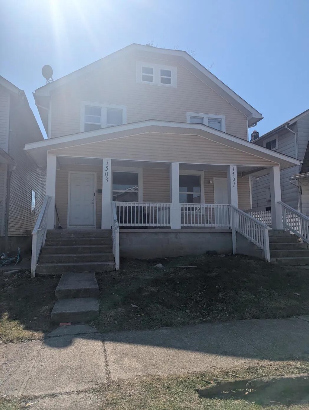 view of front of house featuring covered porch