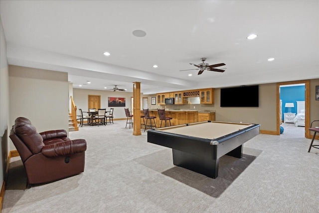 game room with recessed lighting, indoor wet bar, ceiling fan, and light carpet
