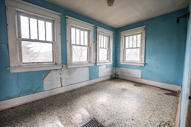 90 S Hickory St, Chillicothe, OH 45601 - view of empty room