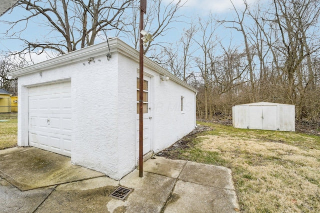 view of detached garage
