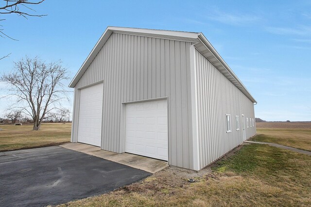 view of detached garage