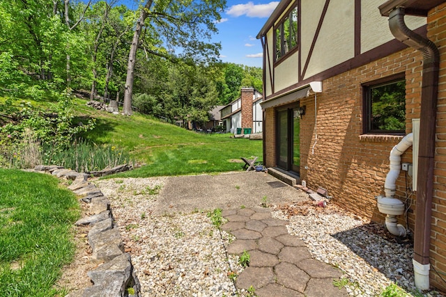 671 Carriage Ct, Newark, OH 43055 - view of green lawn