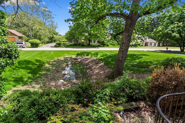 671 Carriage Ct, Newark, OH 43055 - view of grassy yard
