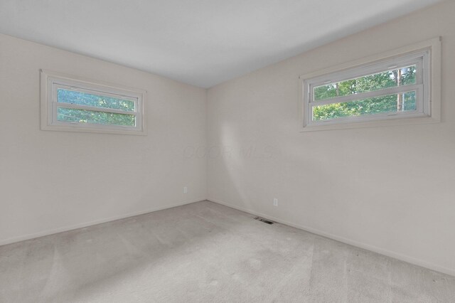 957 Sharon View Dr, Newark, OH 43055 - empty room with carpet floors and baseboards