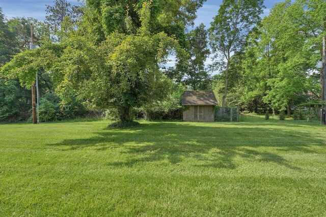 957 Sharon View Dr, Newark, OH 43055 - view of grassy yard