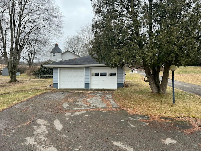 view of detached garage