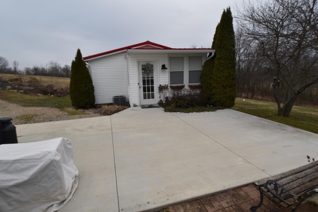 view of front of house featuring central AC unit