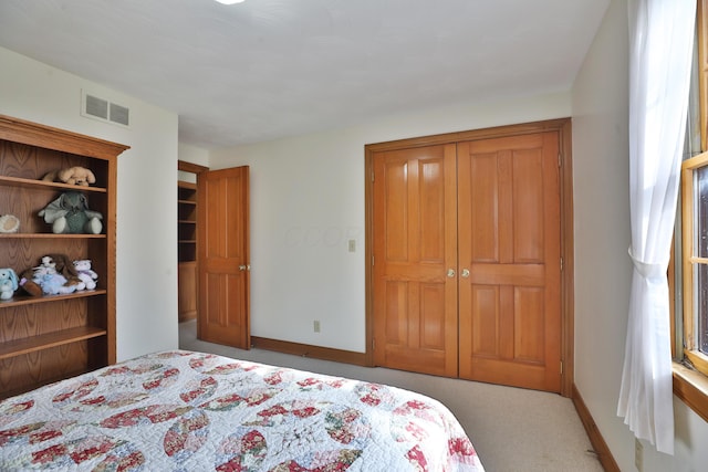 8871 Patterson Rd, Hilliard, OH 43026 - bedroom with a closet and carpet flooring