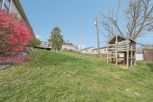 view of yard featuring fence