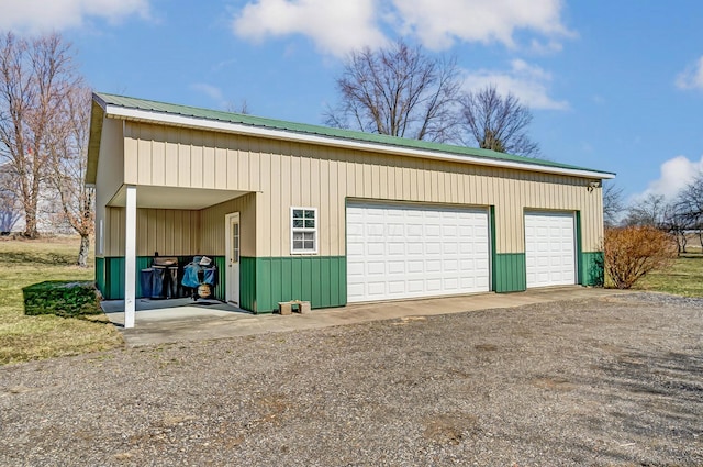 view of detached garage