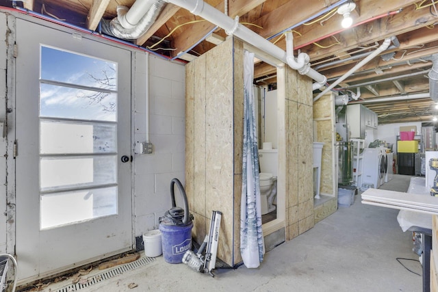 basement with washer / clothes dryer