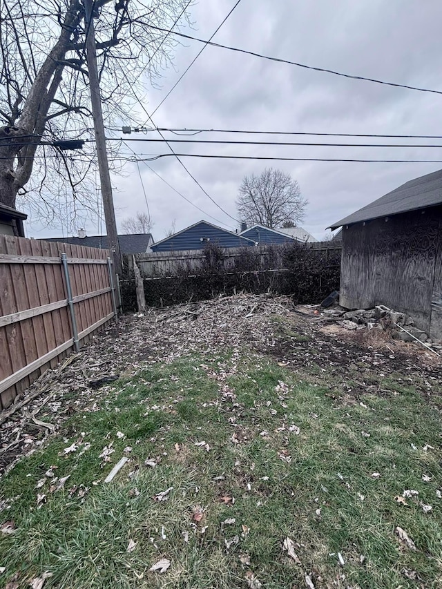 view of yard featuring a fenced backyard