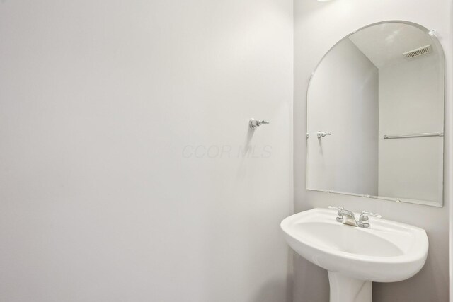 6741 Bigerton, Canal Winchester, OH 43110 - bathroom featuring a sink
