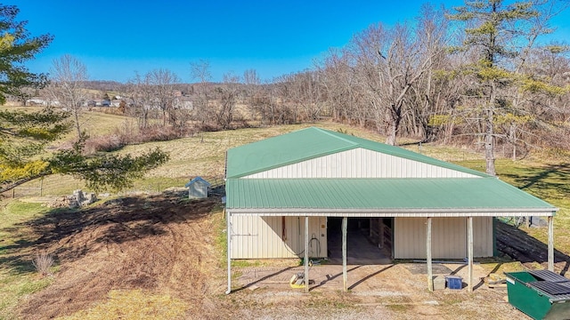 view of outbuilding featuring an outbuilding