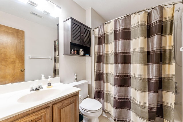 full bath with visible vents, toilet, vanity, and a shower with curtain