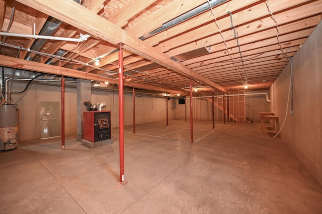 1025 Edison Ave, Marion, OH 43302 - unfinished basement featuring gas water heater