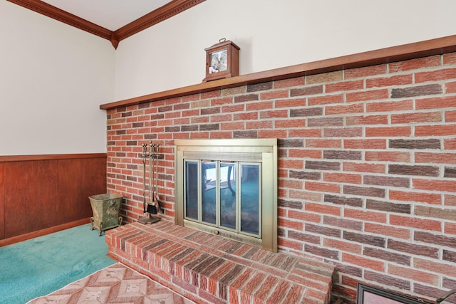 2639 Halleck Dr, Columbus, OH 43209 - detailed view of crown molding, a wainscoted wall, carpet, and wooden walls