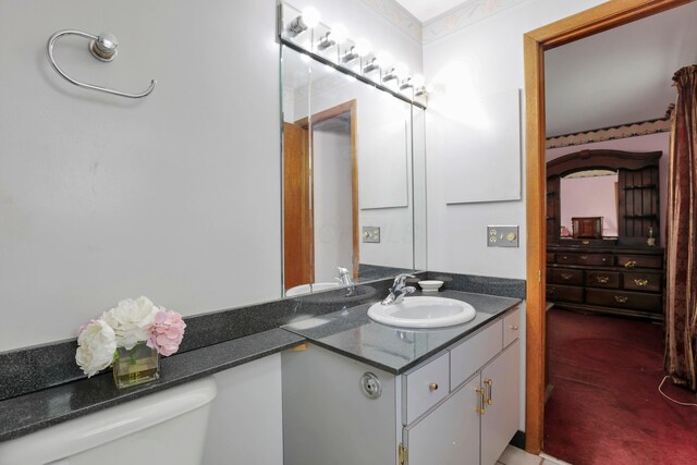 2639 Halleck Dr, Columbus, OH 43209 - half bath featuring vanity and toilet