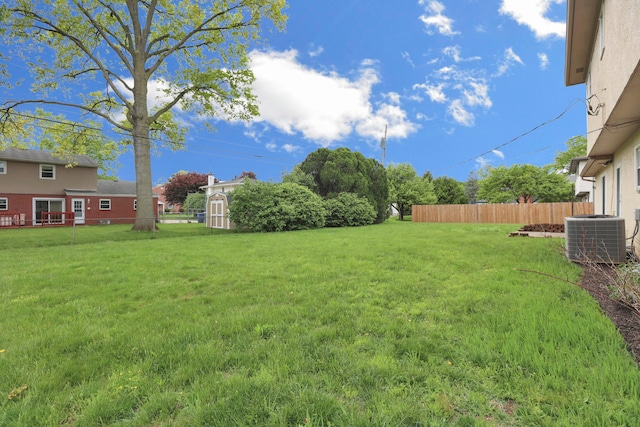 2639 Halleck Dr, Columbus, OH 43209 - view of yard featuring cooling unit
